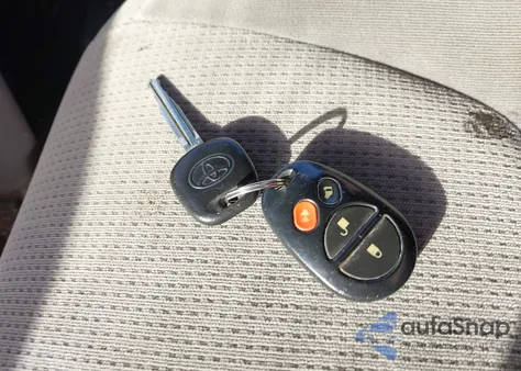 2004 Toyota Sienna Le from USA, damaged, VIN 5TDZA23C74S045803